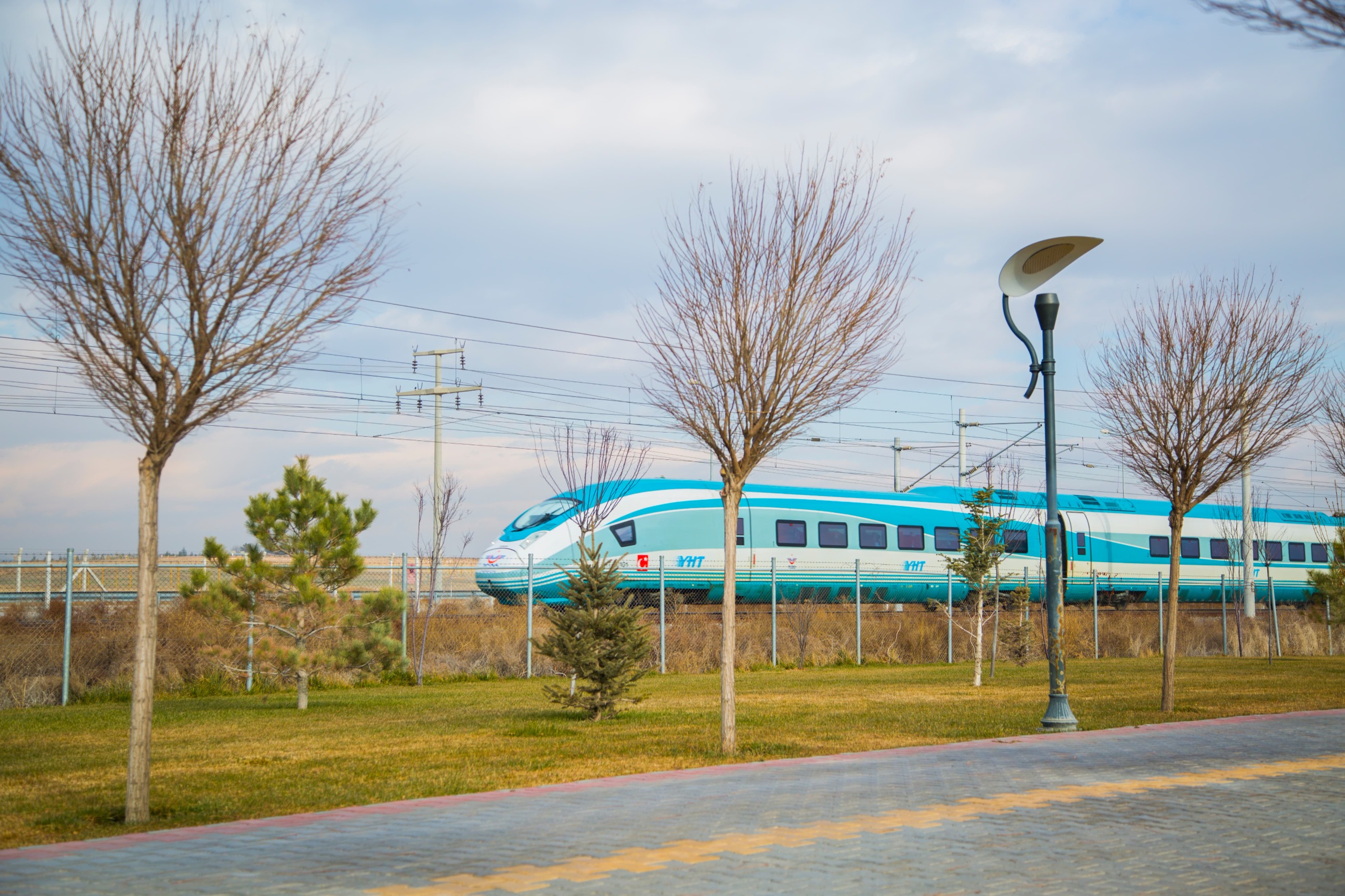 Konya-Karaman Hızlı Tren Hattı'nın Üçüncü Yılı: Yolcu ve Yük Taşımacılığında Başarılar