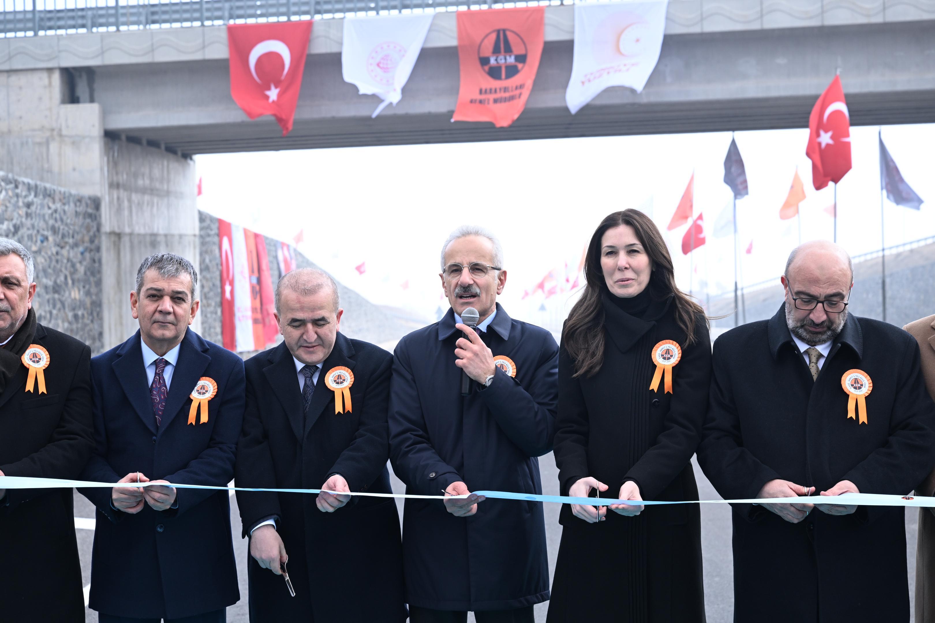 Elazığ-Harput İl Yolu ile Seyahat Süresi 8 Dakikaya İndi
